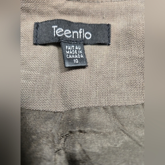 Teenflo Linen Taupe Waist Length Jacket. Size 10 - Picture 9 of 12
